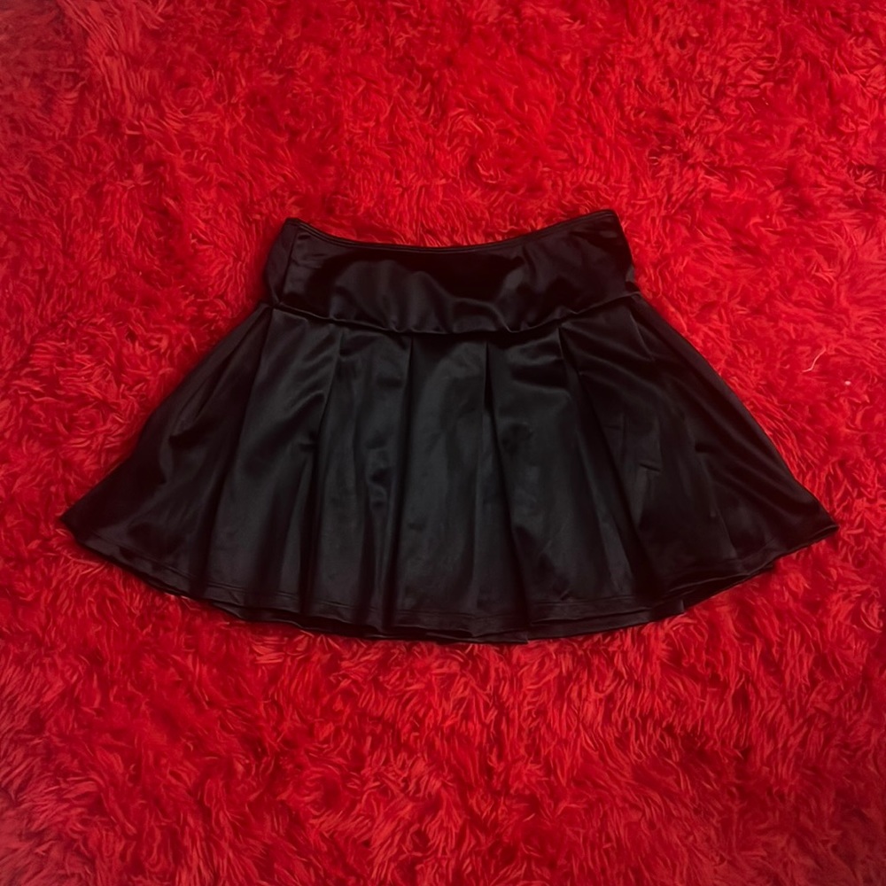 Short pleated skirt, black, size small